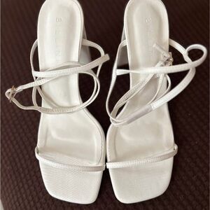 BRAND NEW Bellini Women's White Strappy Sandals